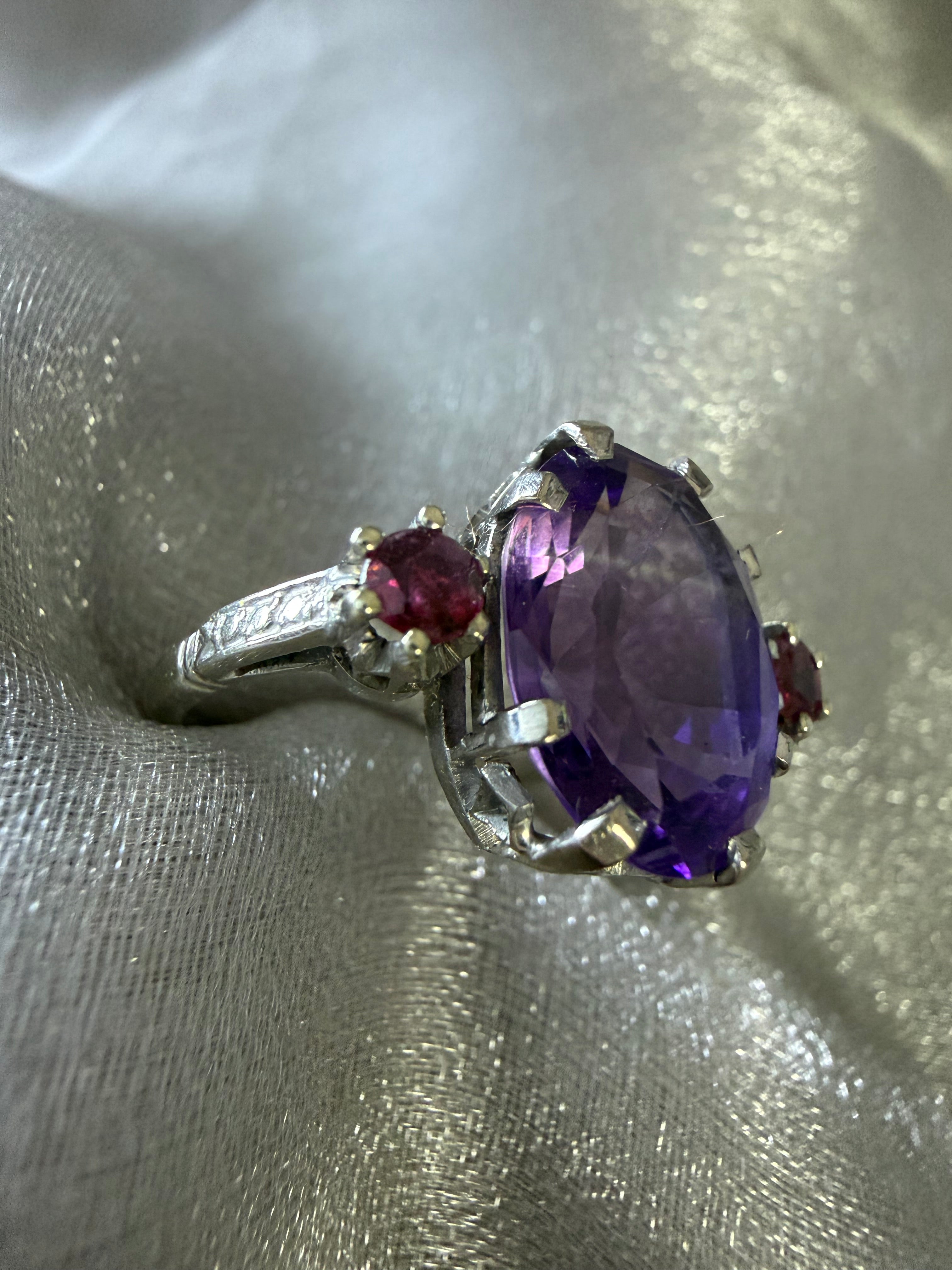 Vintage 18 CT White Gold & Platinum Ring Amethyst & Ruby Art Deco 1930s