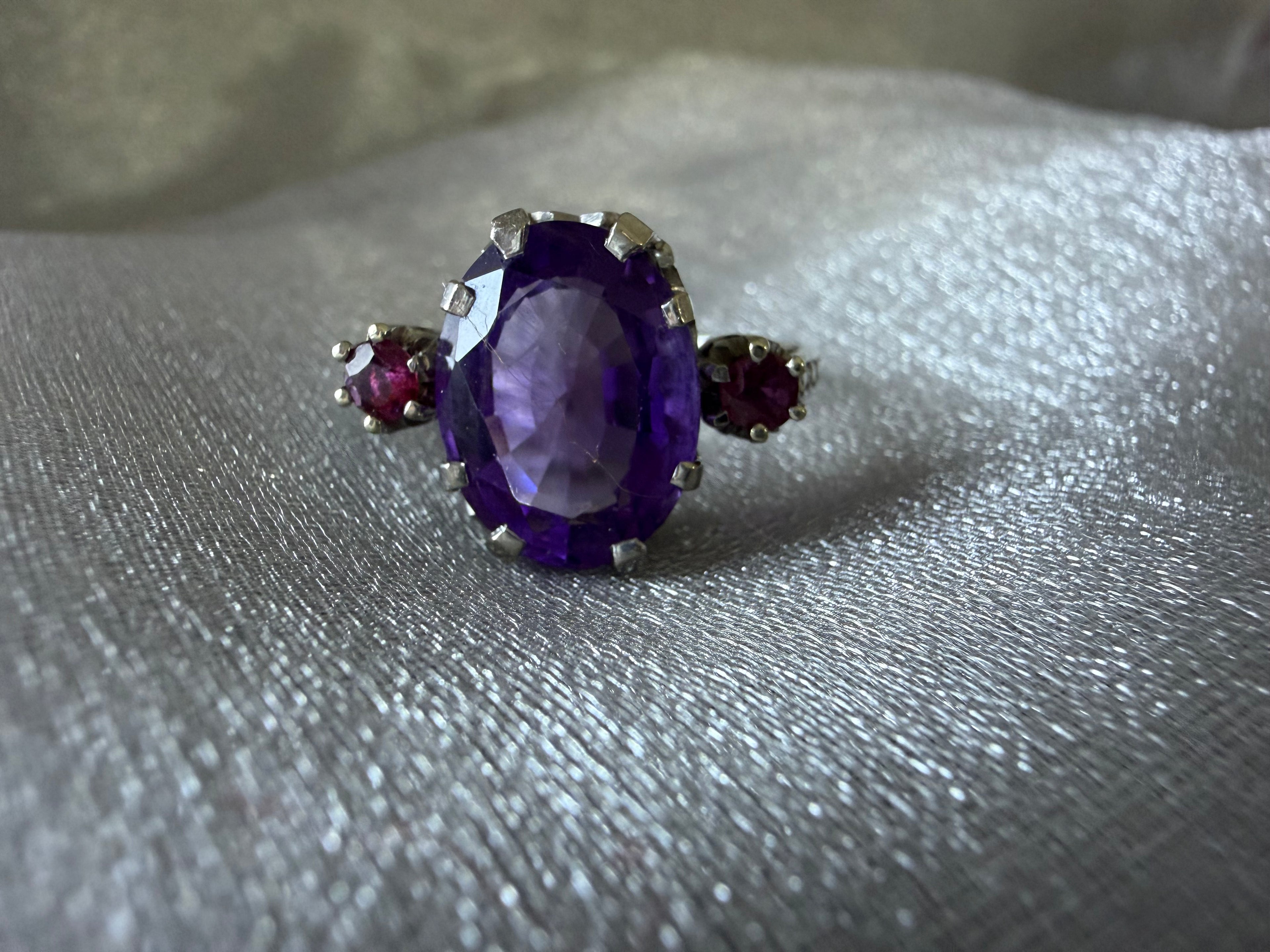 Vintage 18 CT White Gold & Platinum Ring Amethyst & Ruby Art Deco 1930s