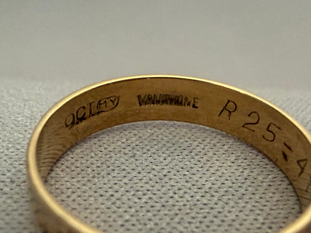 Vintage Australian My Valentine Sapphire Band, c.1959–1970 9Ct Yellow Gold