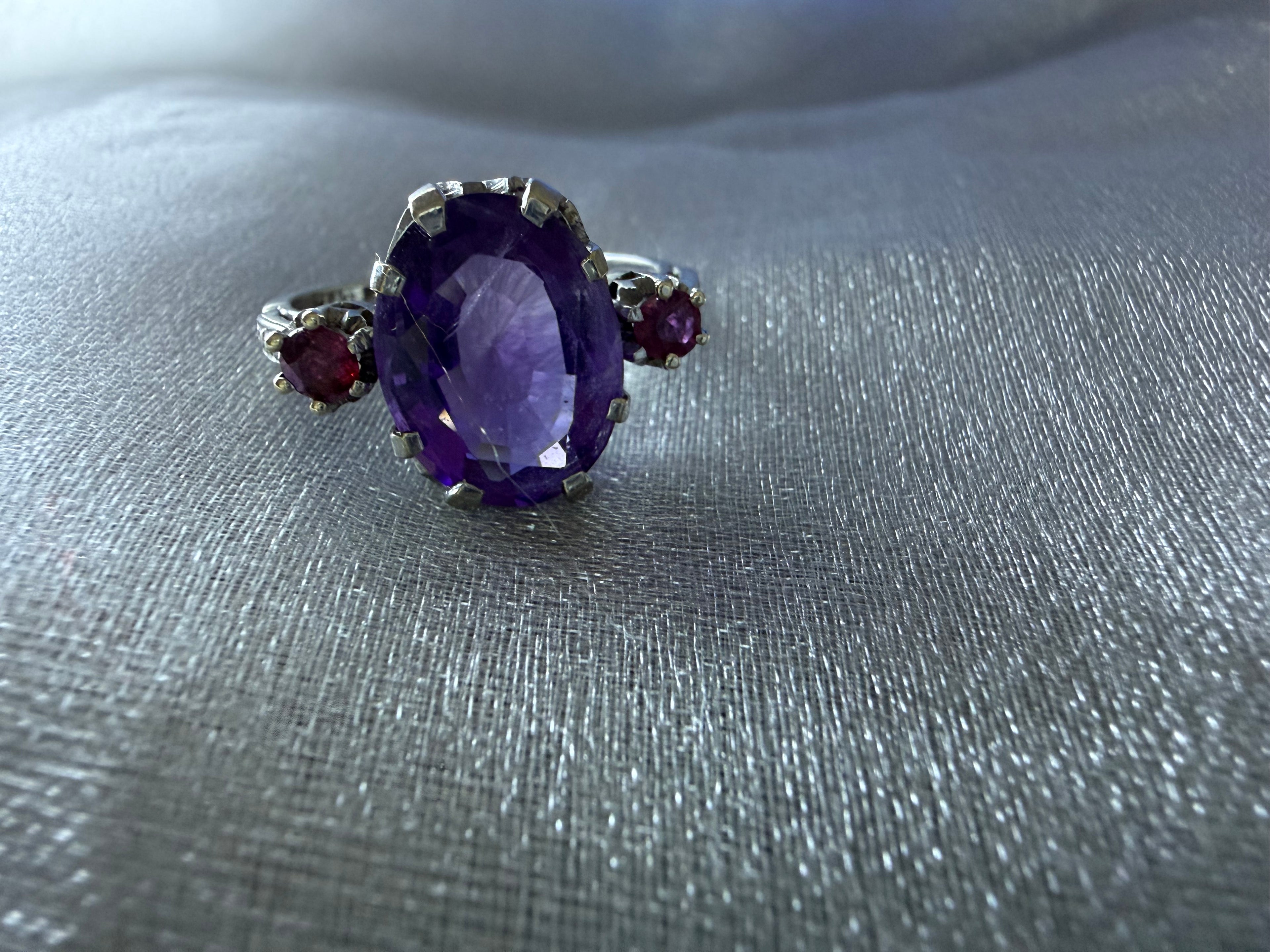 Vintage 18 CT White Gold & Platinum Ring Amethyst & Ruby Art Deco 1930s