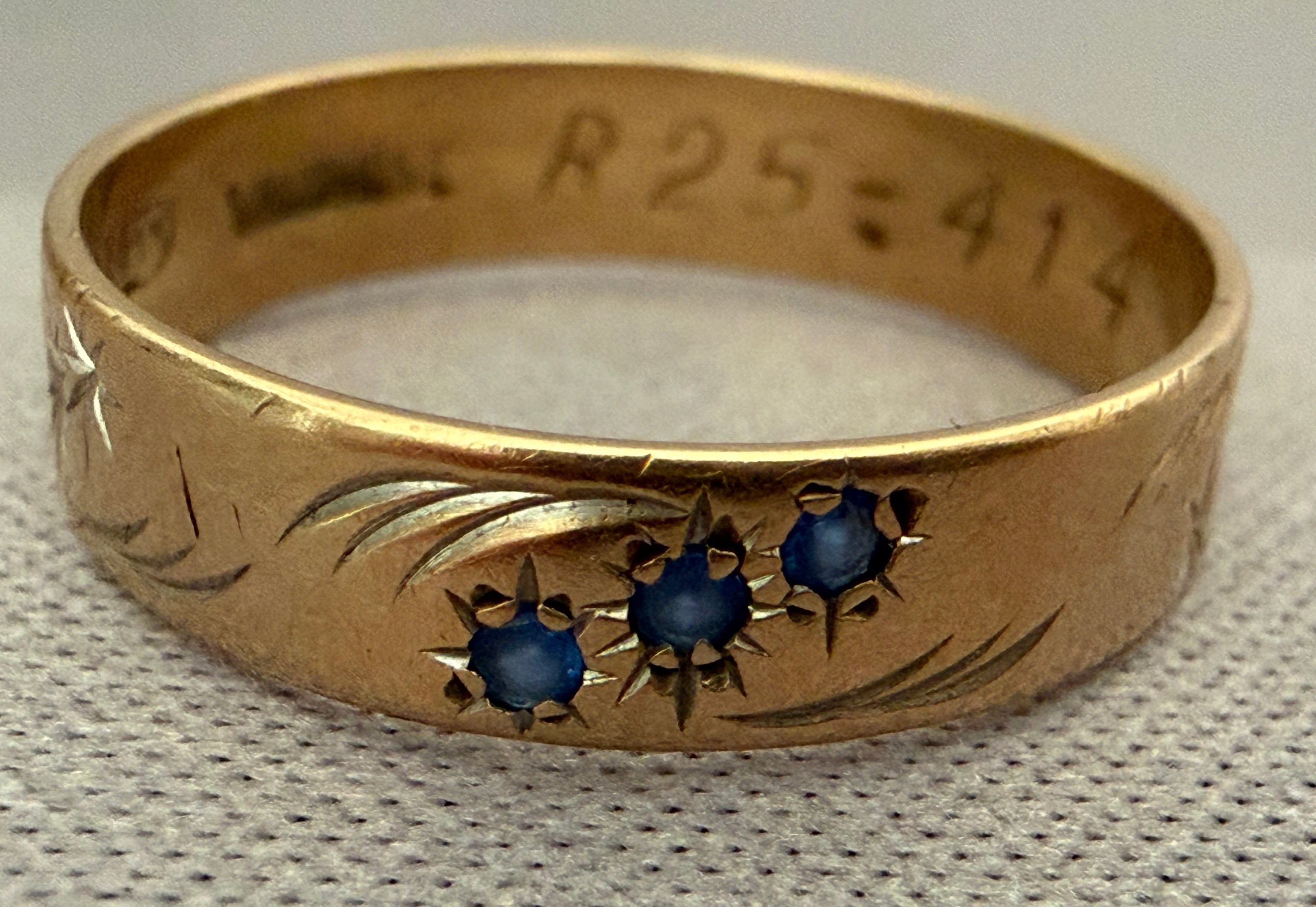 Vintage Australian My Valentine Sapphire Band, c.1959–1970 9Ct Yellow Gold