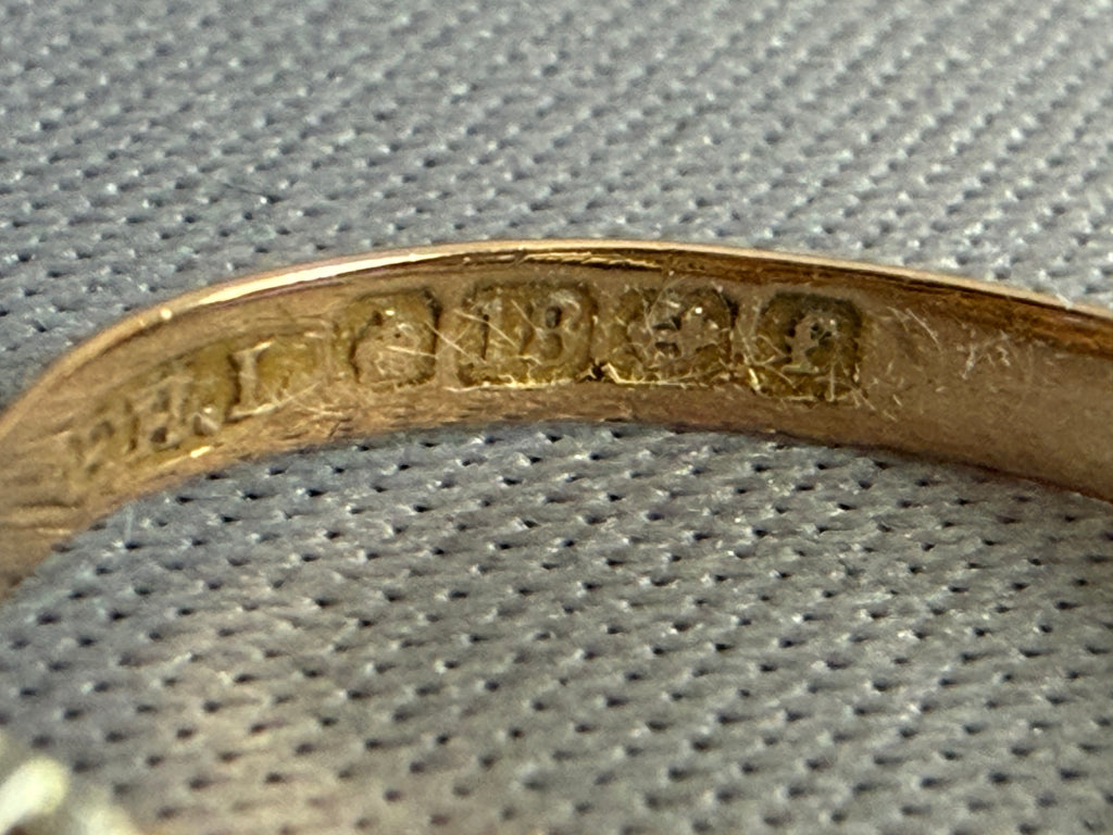 Antique Victorian 18ct gold paste ring worn on hand — Birmingham hallmarked, dated 1905