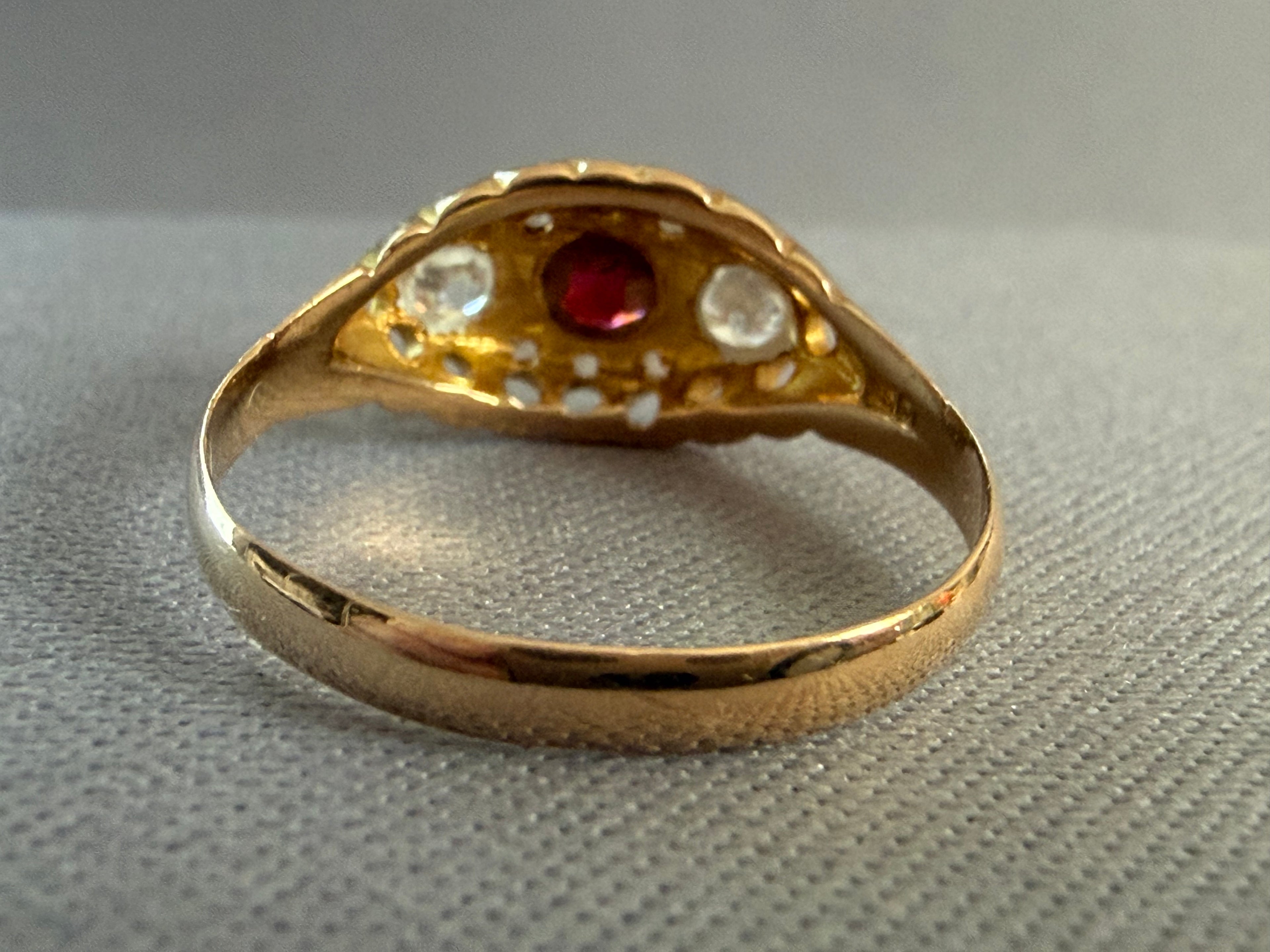 Antique Victorian 18ct gold paste ring, inside band view