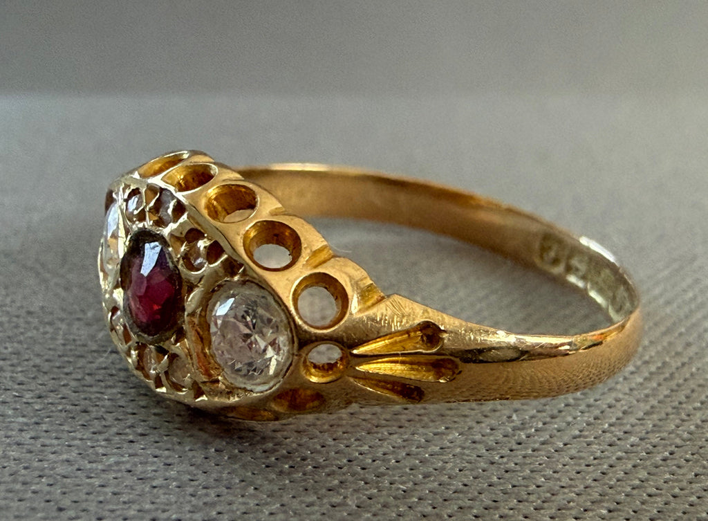 Antique Victorian 18ct gold paste ring, left side — openwork setting detail