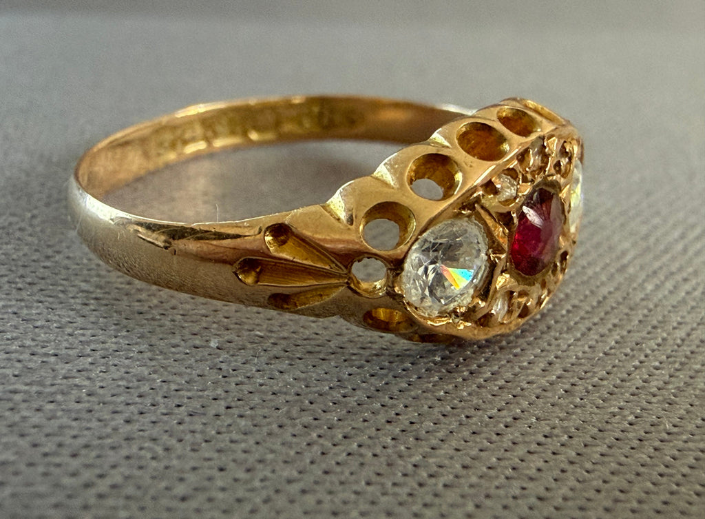 Antique Victorian 18ct gold paste ring, right side — openwork setting detail