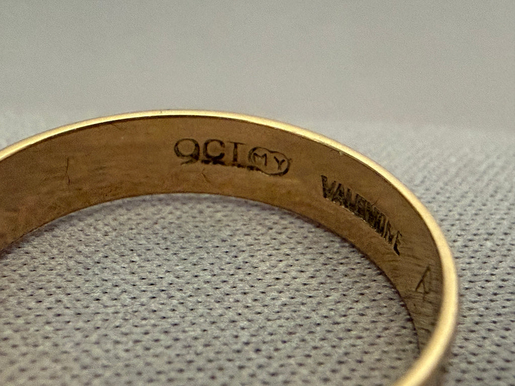 Vintage Australian My Valentine Sapphire Band, c.1959–1970 9Ct Yellow Gold