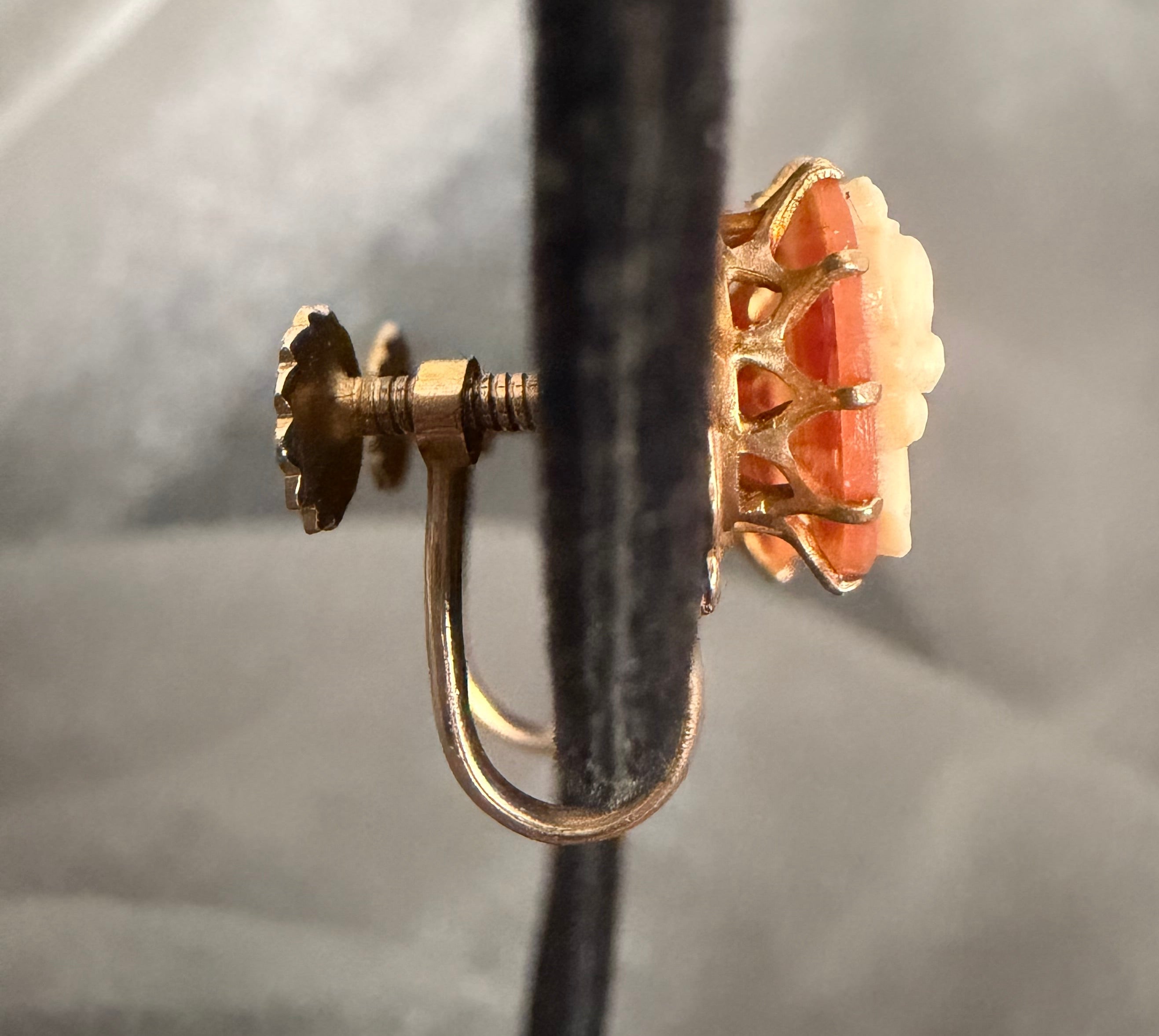 Antique 9ct Yellow Gold Cameo Screw-back Earrings
