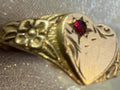 Vintage Rodd 9ct gold heart signet ring with floral shoulders, Australian c.1950s