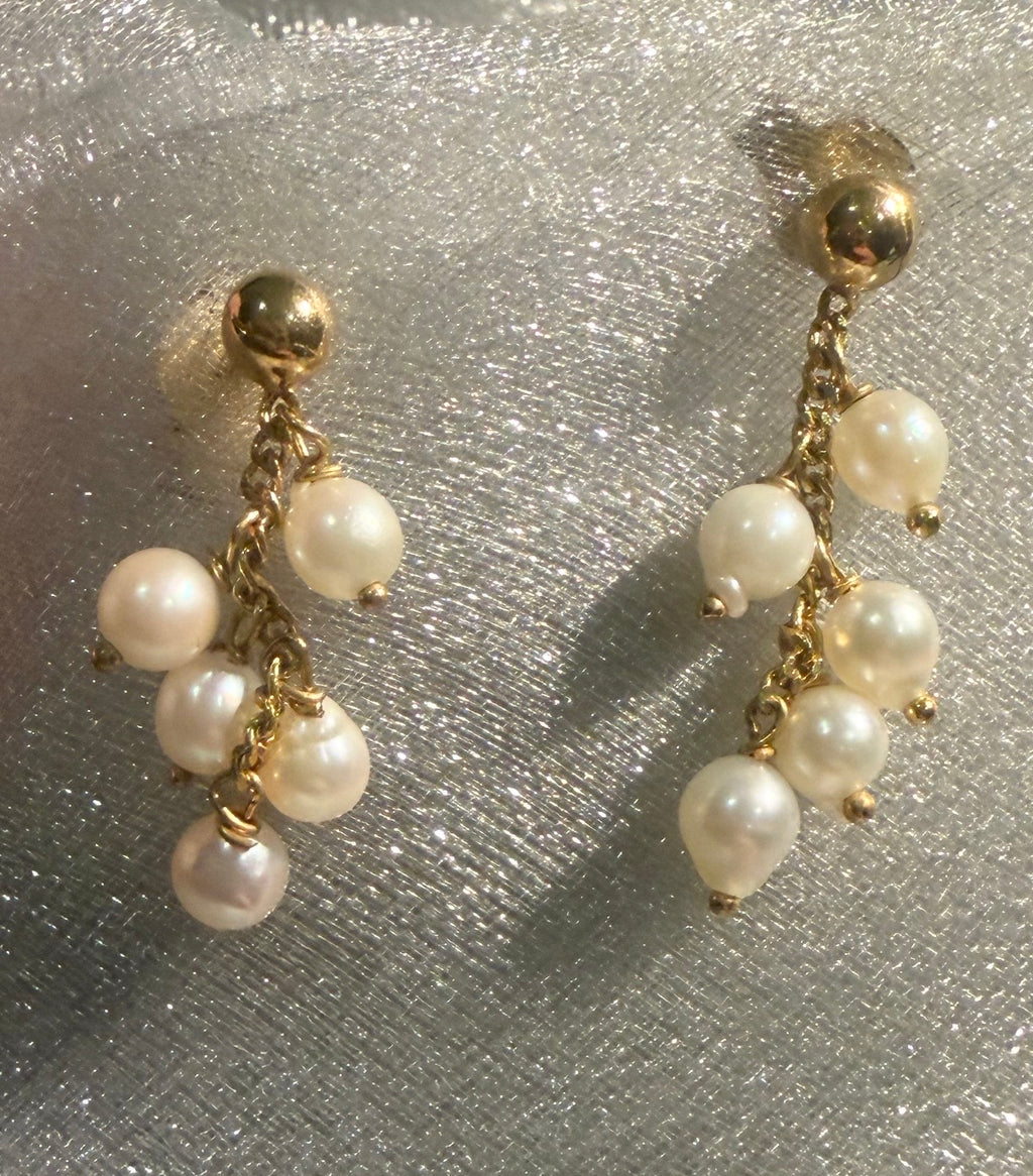 Vintage 9ct gold freshwater pearl cluster stud earrings, front view — 1970s